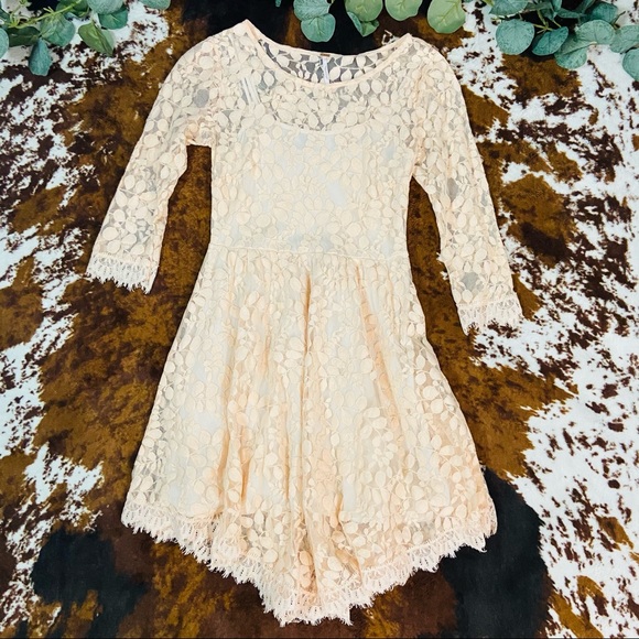 Free People Dresses & Skirts - Free People Peach Lace Long Sleeve Flowy Dress